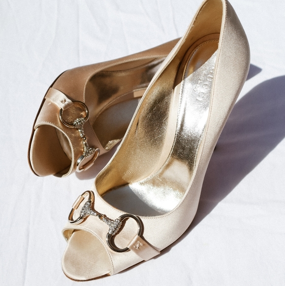 ☆SOLD☆ Gucci Satin Horsebit Crystal heels - Picture 7 of 9